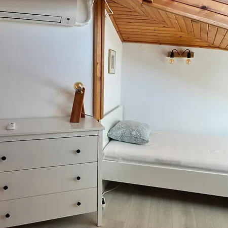Apollonia 3*